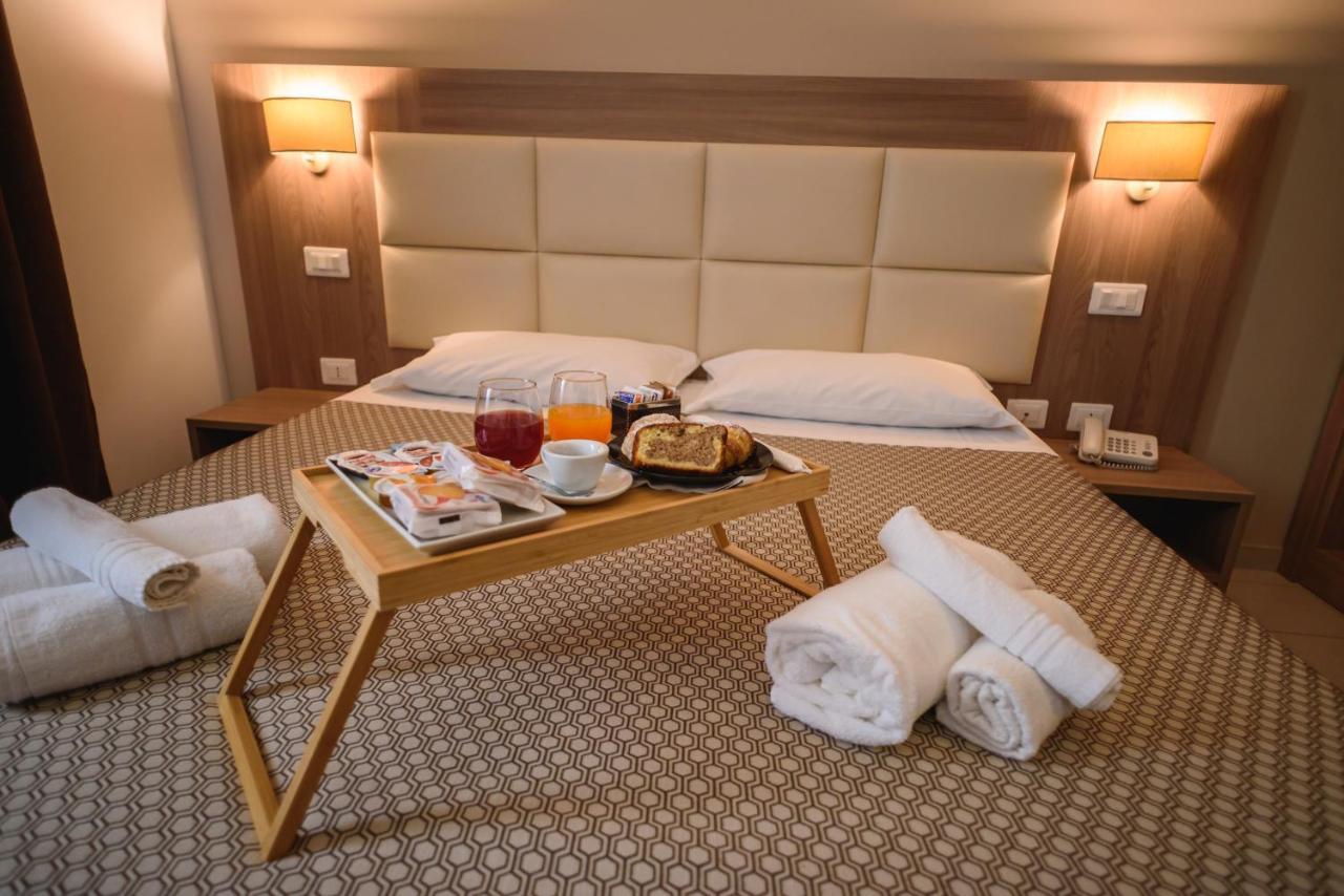 Hotel St. Giorgio Castel San Giorgio Bagian luar foto